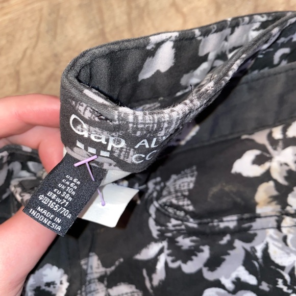 Gap pants NWT - Picture 2 of 2